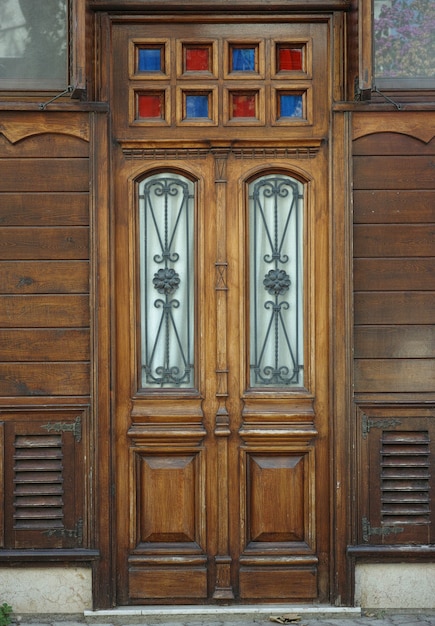 Старая деревянная дверь