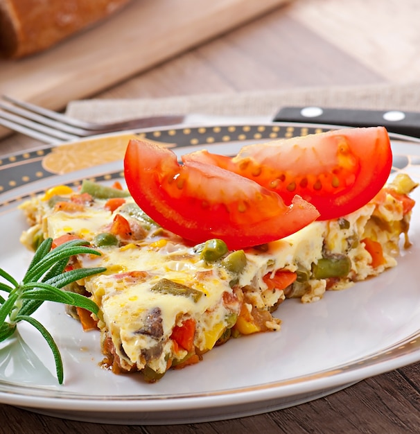 Free photo omelet with vegetables