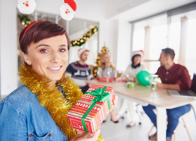 Free photo one of women wants to give christmas present