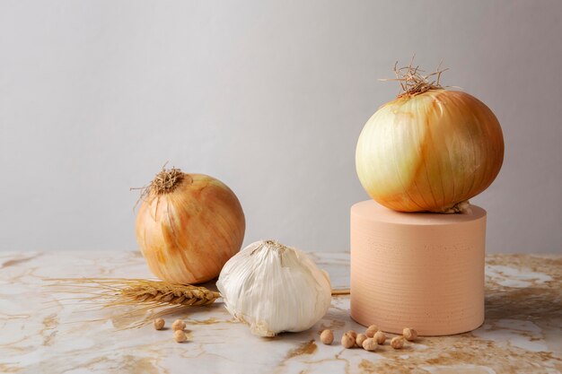Onion and garlic arrangement