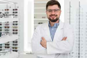 Free photo optical doctor in store