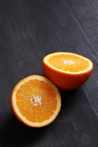 Оранжевый, две половинки