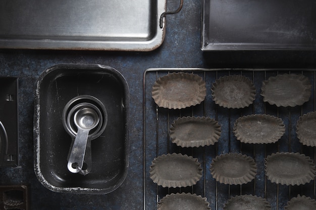 Free photo ordered composition of baking tools top view