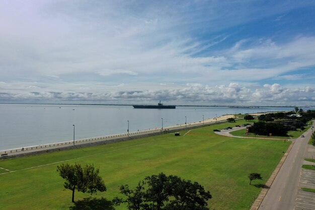 海に向かう空母