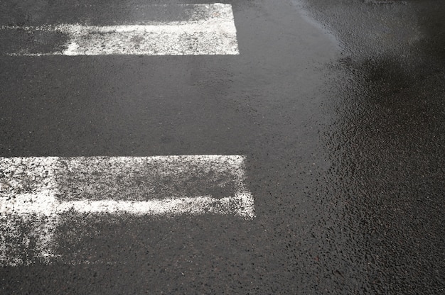 横断歩道のある屋外の石畳の質感