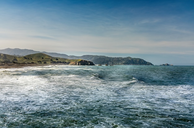 Pacifica 해변과 캘리포니아의 해안선