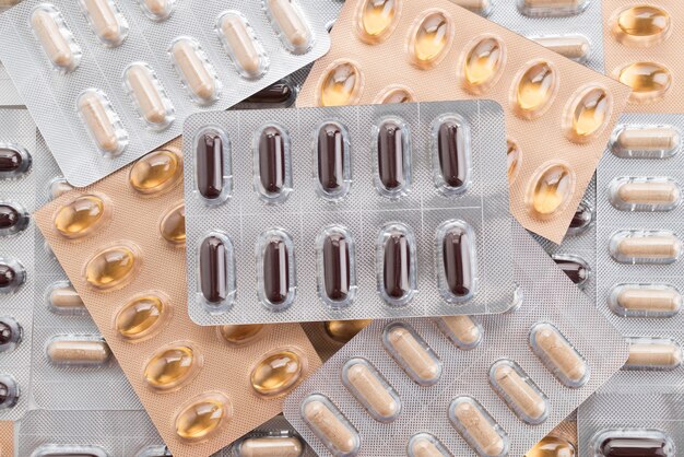 Упаковки таблеток и капсул лекарств