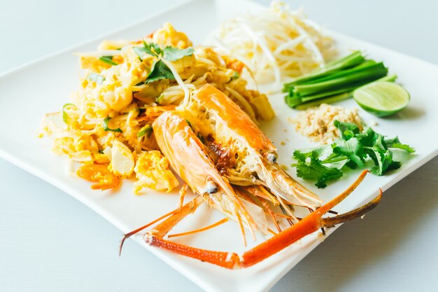 Pad thai noodles with jumbo prawn