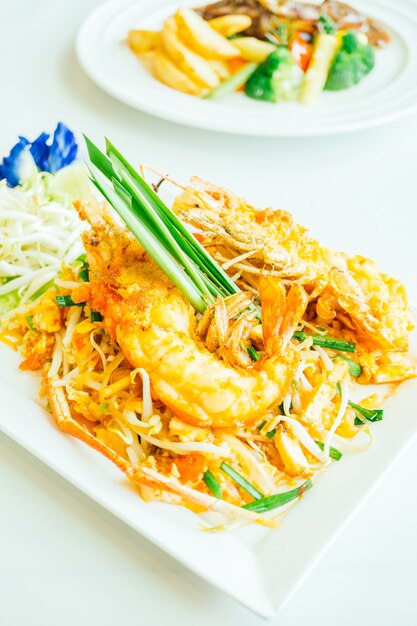 Pad thai noodles