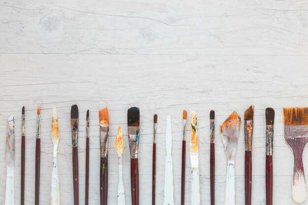 Paint brushes and knives for art