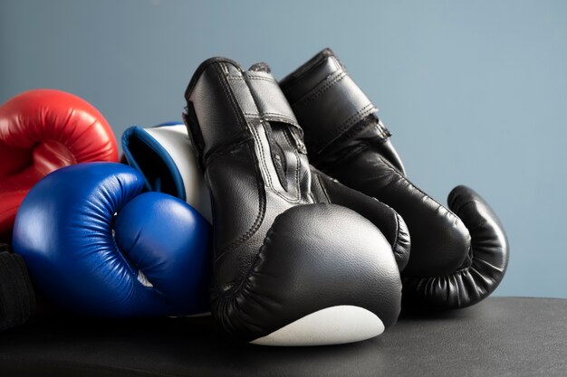 Free photo pair of gloves for boxing sport