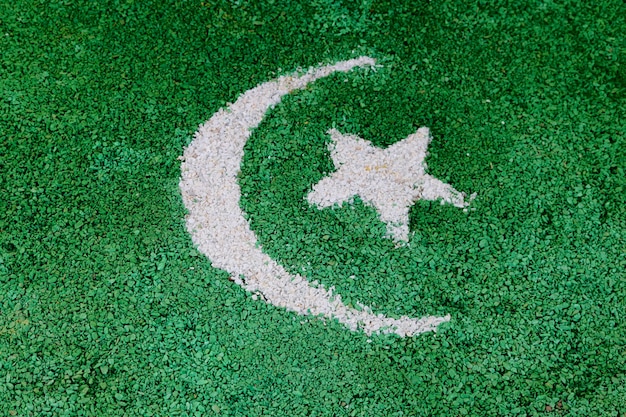 白と緑の粉砕で作られたパキスタン国旗