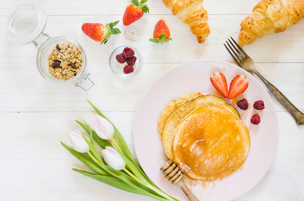 Foto gratuita colazione con pancake