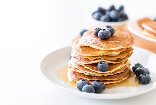 Free photo pancakes with blueberry