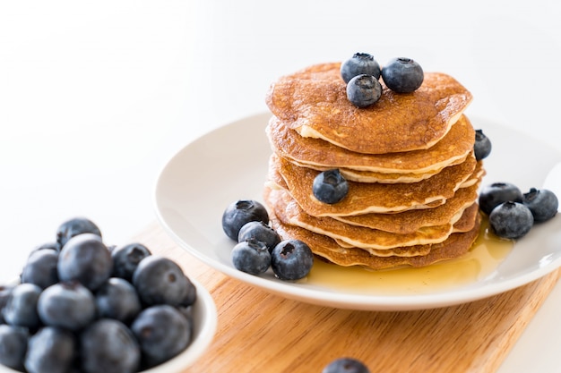 Free photo pancakes with blueberry