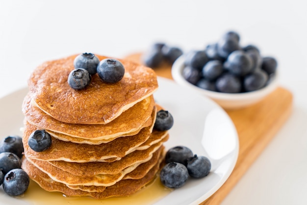 Free photo pancakes with blueberry