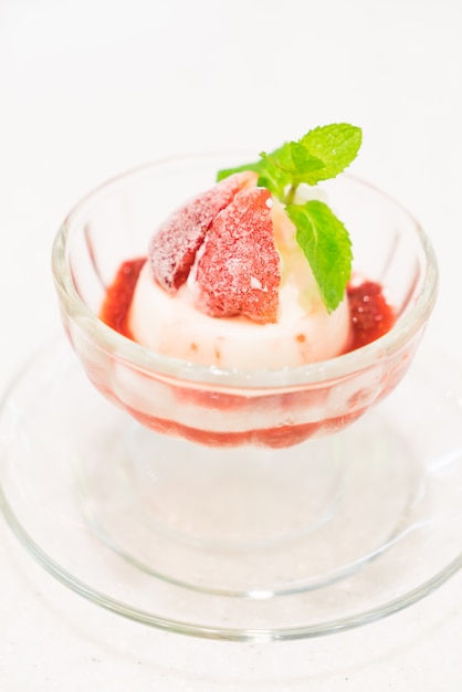 Panna cotta alla fragola