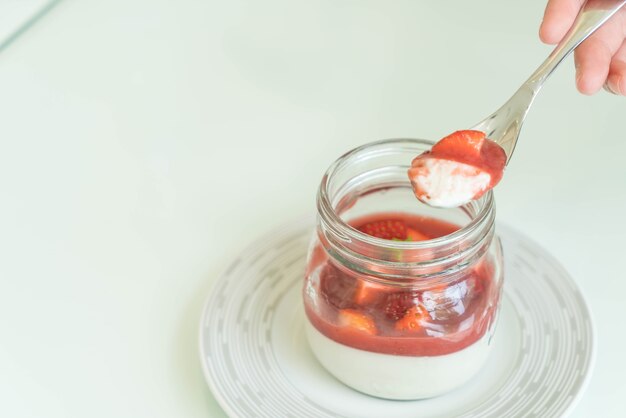 panna cotta with strawberry sauce