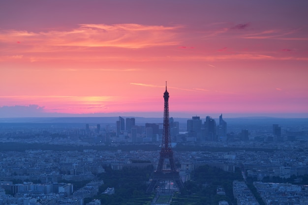 Free photo panorama of paris at sunset