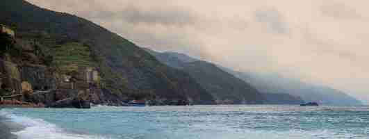 Free photo panoramic shot of the seaside village of monterosso al mare in the italian riviera in italy