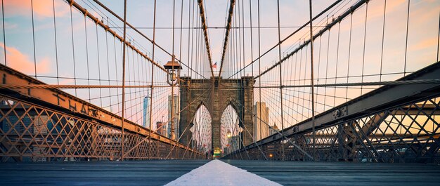 Панорамный вид на Бруклинский мост, Нью-Йорк, США.