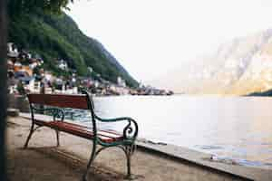 Free photo panoramic view of lake and mountains