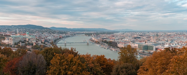 Бесплатное фото Панорамный вид на город будапешт, венгрия