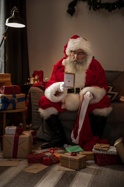 Papa noel preparing gifts for good kids