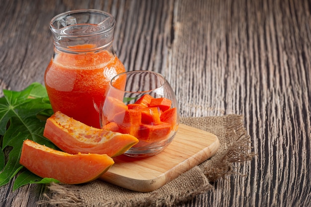 Papaya juice serve with fresh papaya chopped