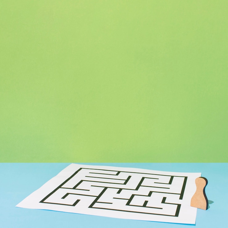 Free Photo paper with maze high angle