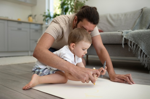 親が子供と充実した時間を過ごす