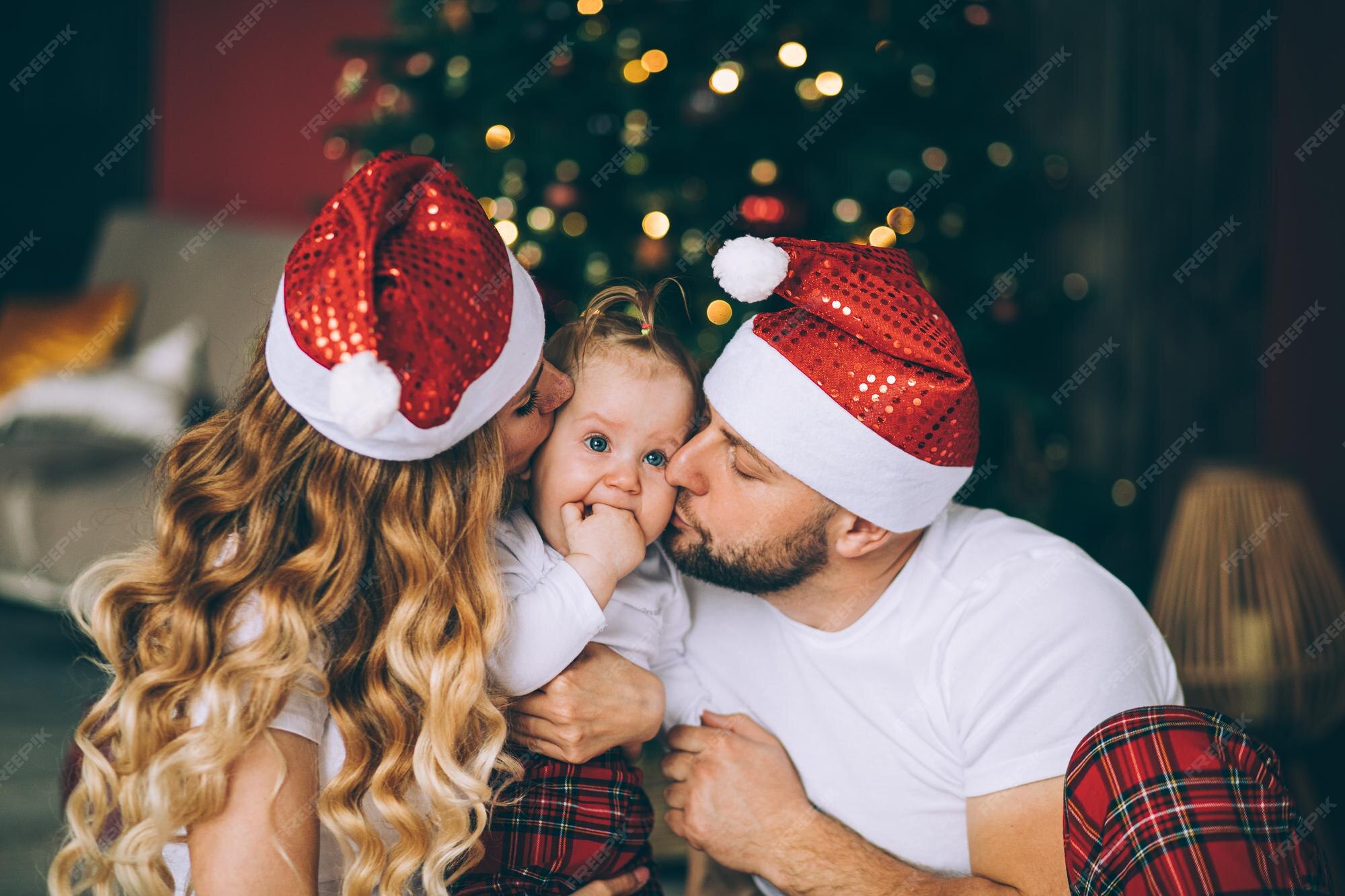 Christmas Family Images | Free Vectors, Stock Photos & Psd