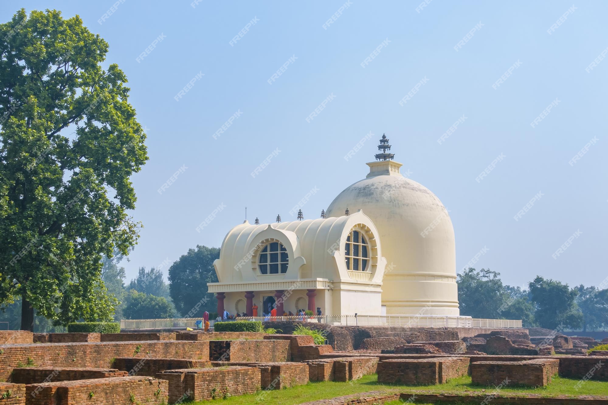 Premium Photo | Parinirvana stupa and temple kushinagar india