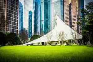 Free photo park in lujiazui financial centre, shanghai, china