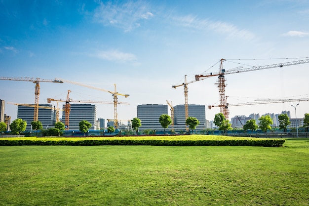 Free photo park in lujiazui financial centre