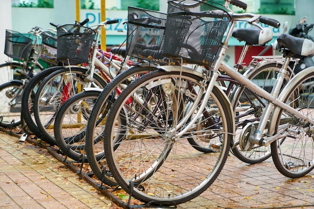 Foto gratuita parcheggio per biciclette