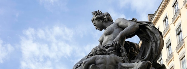 Бесплатное фото Часть известного fontaine des terreaux в лионе