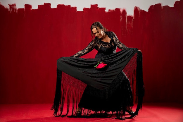 Free photo passionate and elgant flamenco dancer