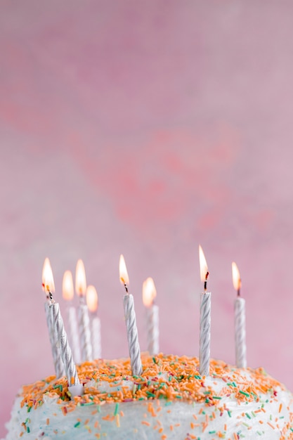 Free photo pastel color birthday cake