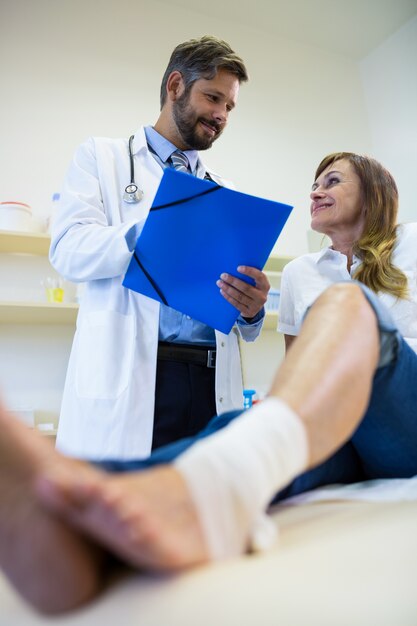 Patient consulting a doctor