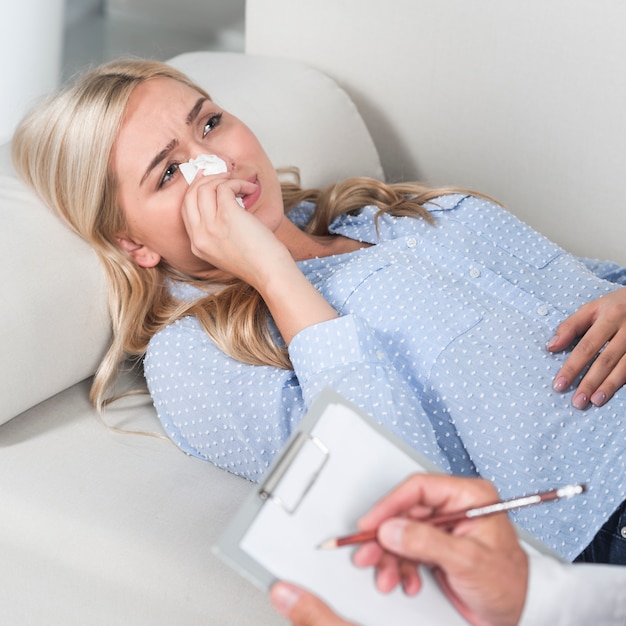 Free photo patient crying