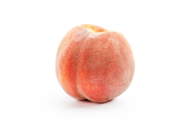 Персик, изолированные на белом фоне