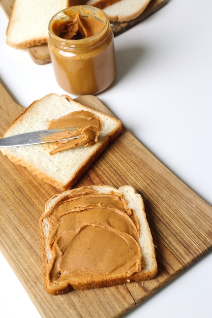 Бутерброды с арахисовым маслом