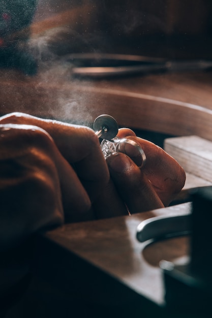 Peeling useless parts of a jewelry