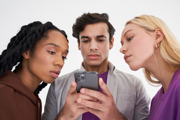 Strategies for Overcoming Language and Cultural Barriers in Business Phone Conversations