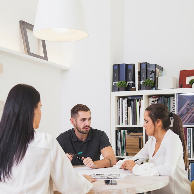 Reasons Why Hire a College Admissions Consultant