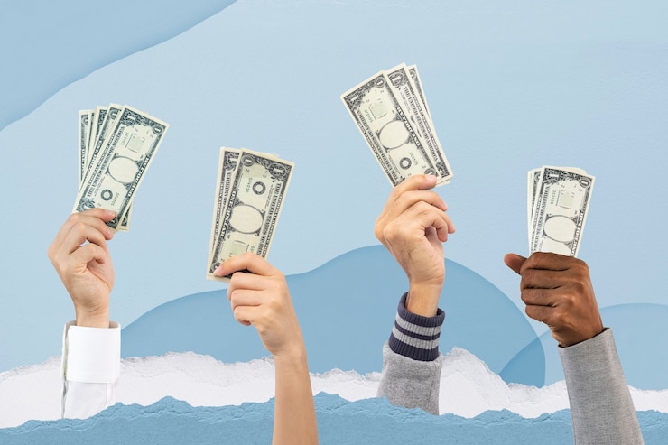 無料Photo お金の支出を保持している人々は、コンセプトのリミックスを融資します