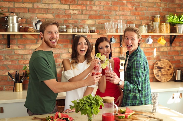 Persone in cucina