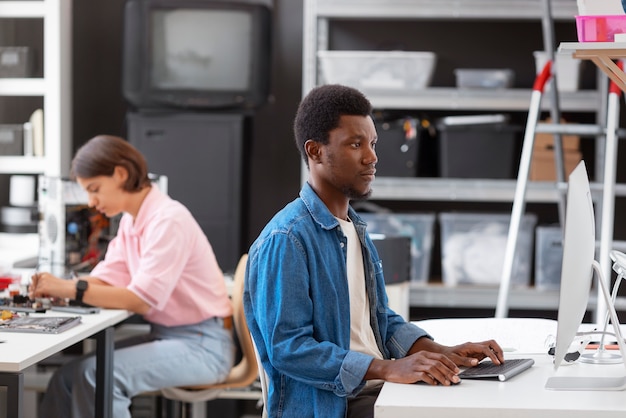 Computer Lab Students Images - Free Download on Freepik