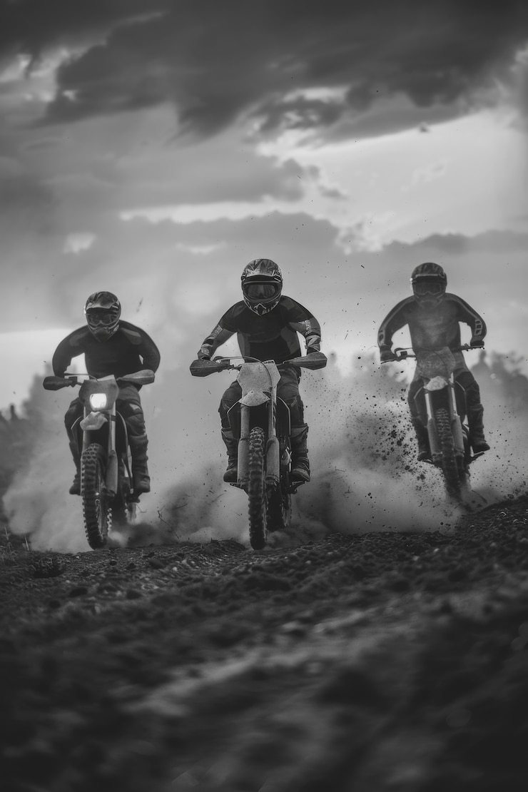 Free Photo people riding dirt bikes